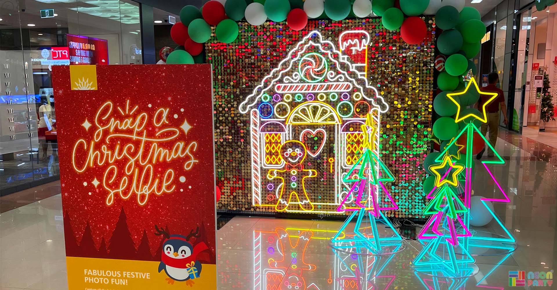 Neon Party sprinkles a little sparkle of fun with Sunnybank Plaza for Christmas.